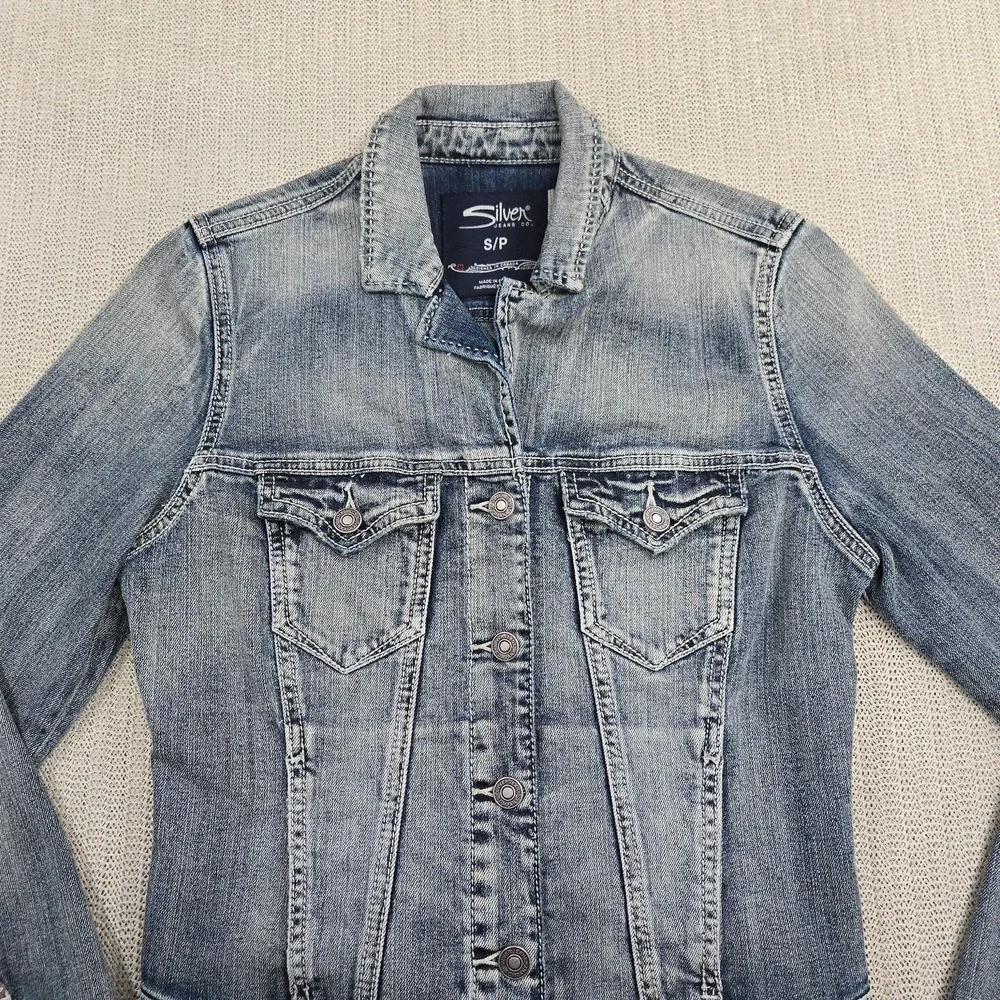 Silver Jeans Co Denim Jacket Womens Small Blue Jean Button Front Western Trucker